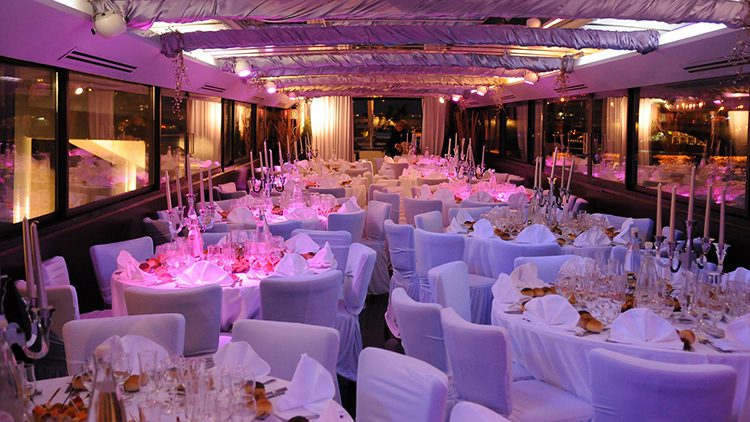 péniche sur la seine (1) peniche sur la seine 1